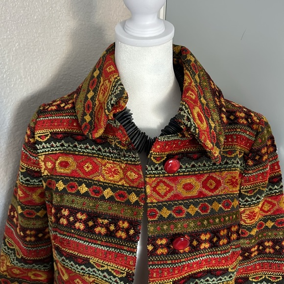 Amazing vintage thick tapestry coat. It is one of a kind - Picture 3 of 7